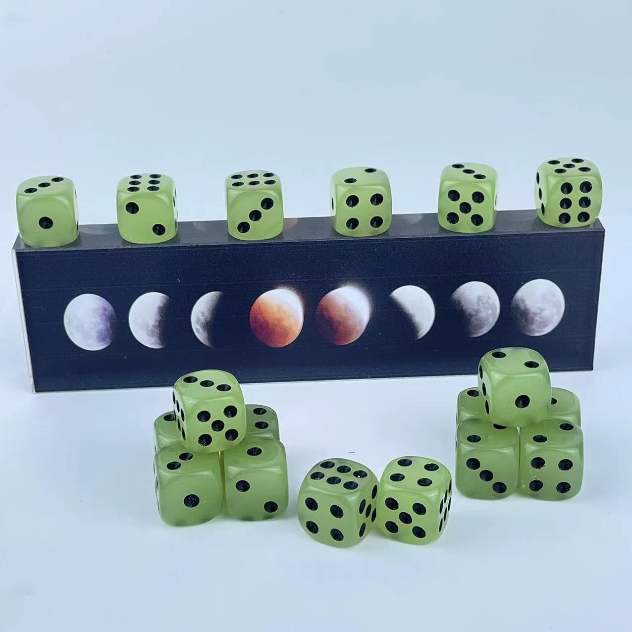 10 Pack 14mm D6 Six Sided Glow - огляд і ціна Board Game Yahtzee