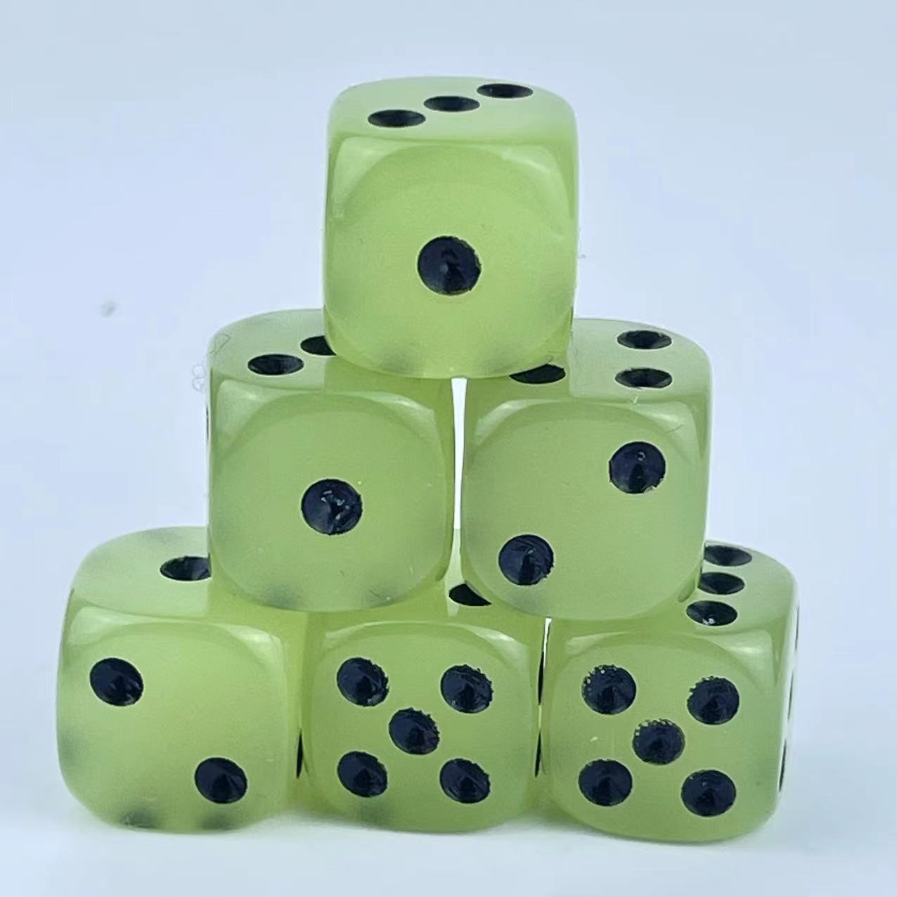 10 Pack 14mm D6 Six Sided Glow - огляд і ціна Board Game Yahtzee